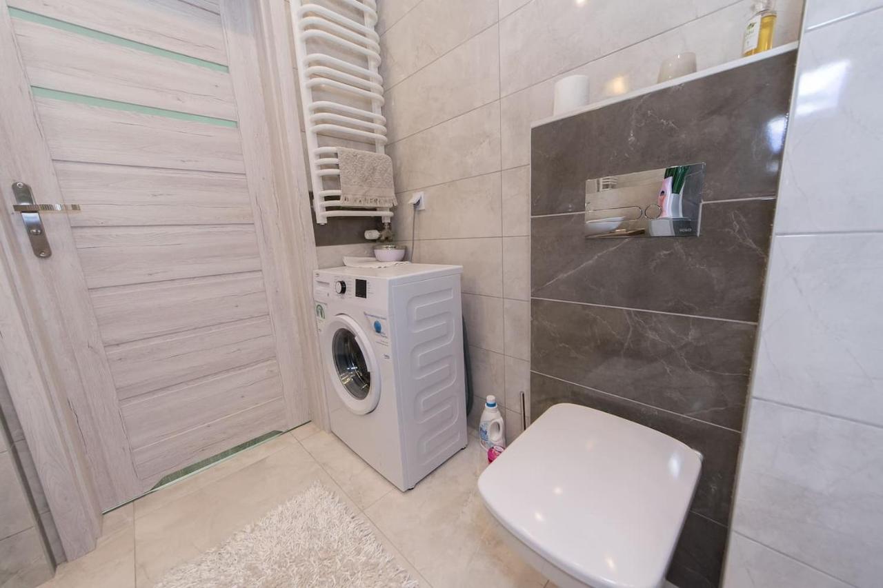 Cosy Studio With Private Garage P4You Pl Apartman Krakkó Kültér fotó